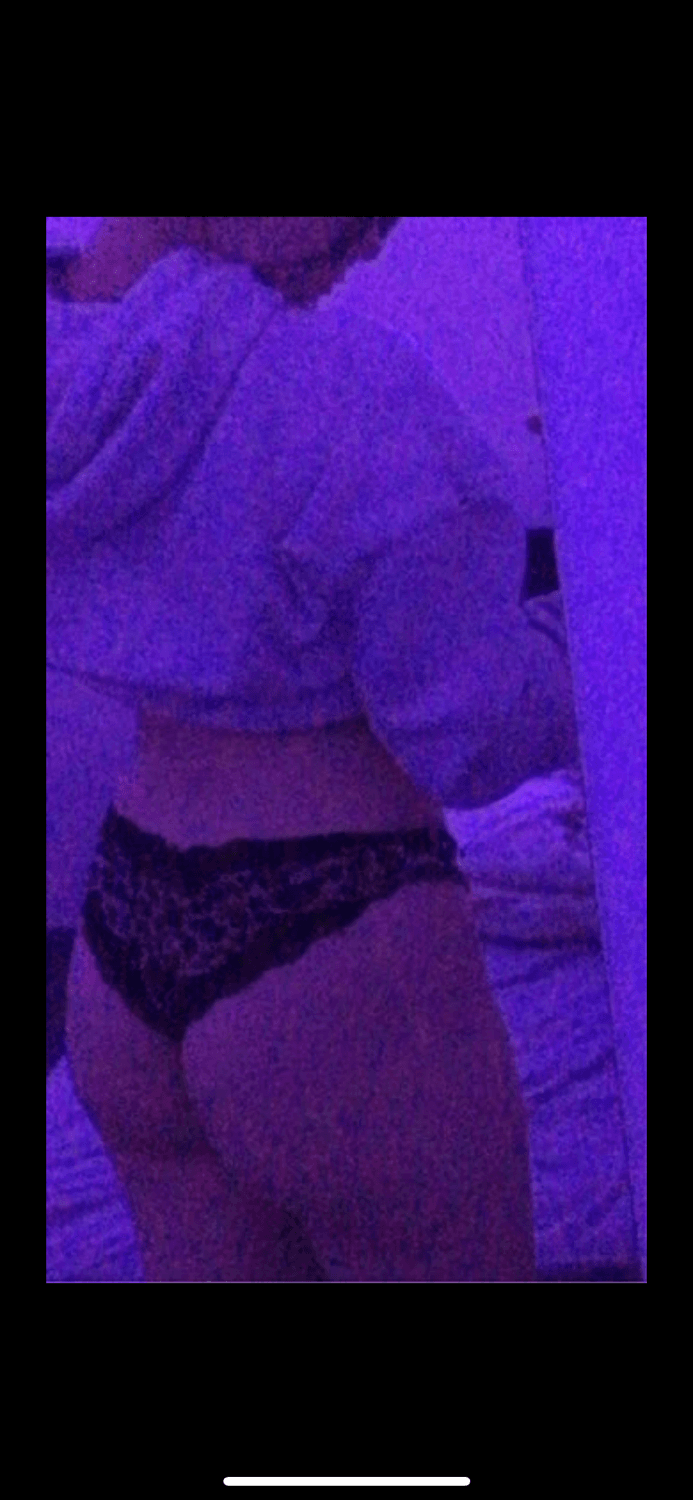 Latvian Teen Samanta wants to show off her massive ass