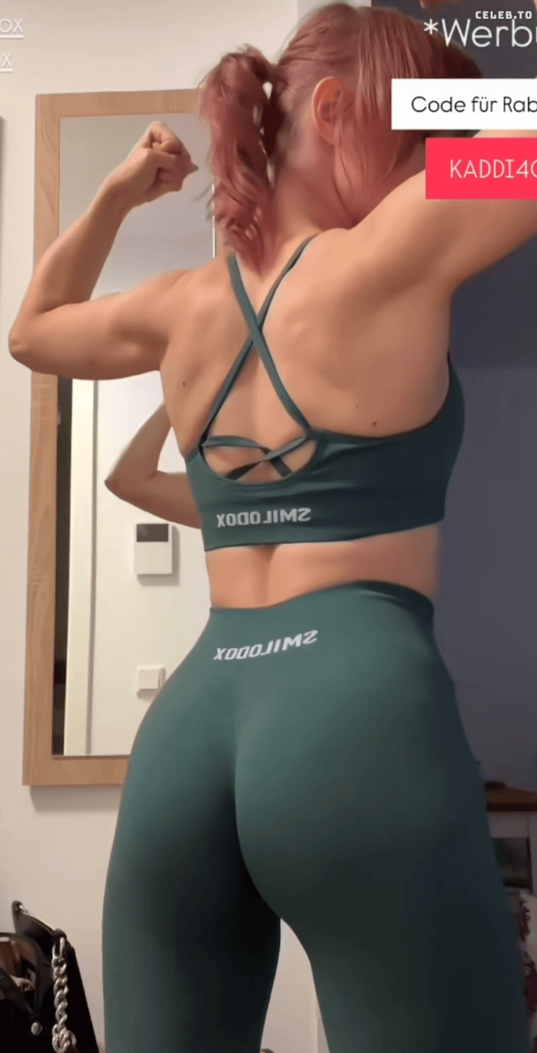 ULTIMATE KADDICOSPLAY POST. Give her more tribs…