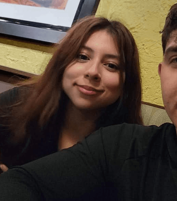 Broke whore sells nudes behind bf back