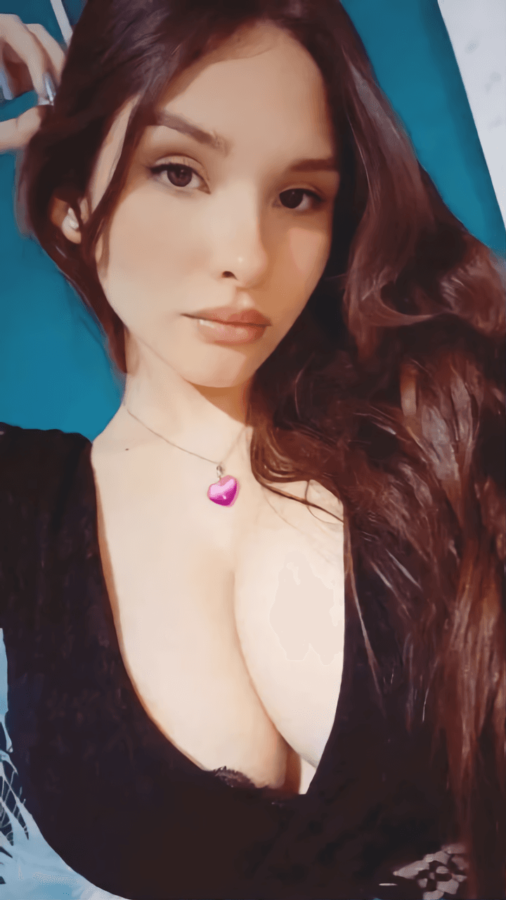 Click to view full size Sexy slut gigantic ass big tits - part 1