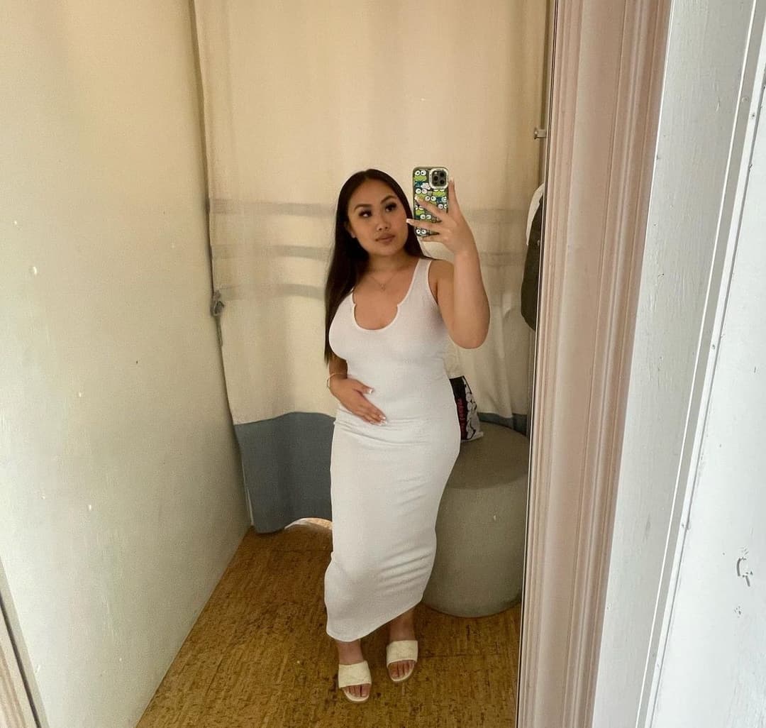 Autumn, 22 | PAAG webslut shows off her dick sucking lips and curves