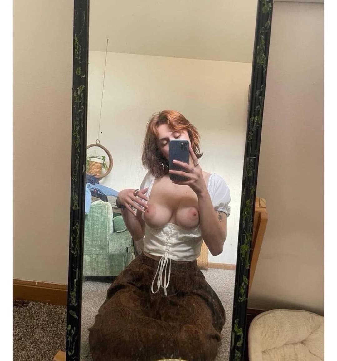 Slim thick nerd with perfect body and perfect tits