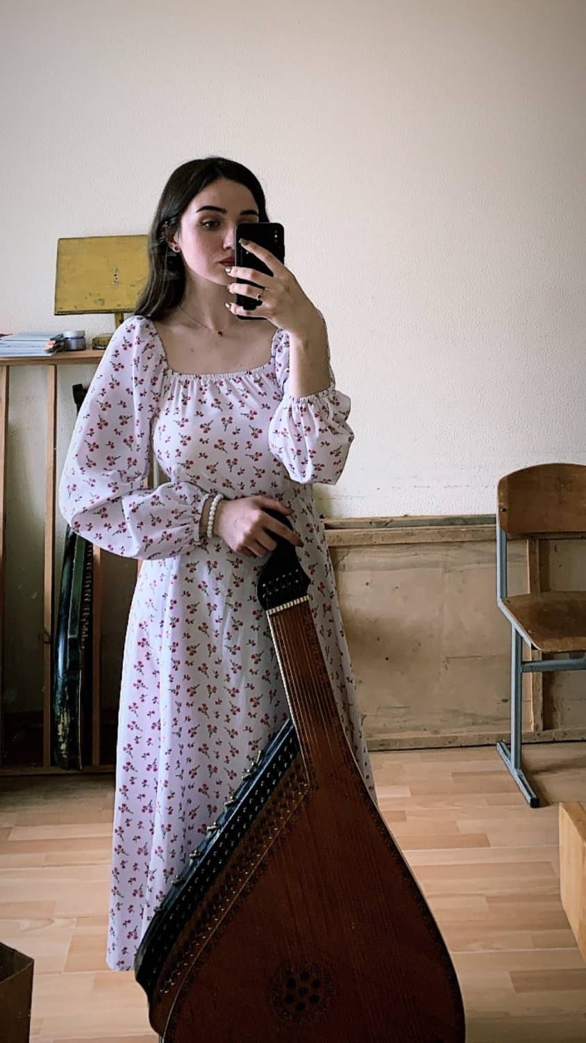 Sexy lips hot feet slut. High heel