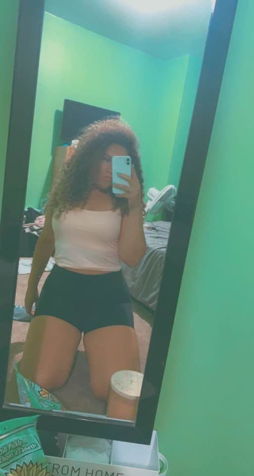 Jess 24 given up by her husband. Kik marshallr538 for same treatment