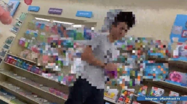 Puerto Rican teen slut Alisha jerks off stranger