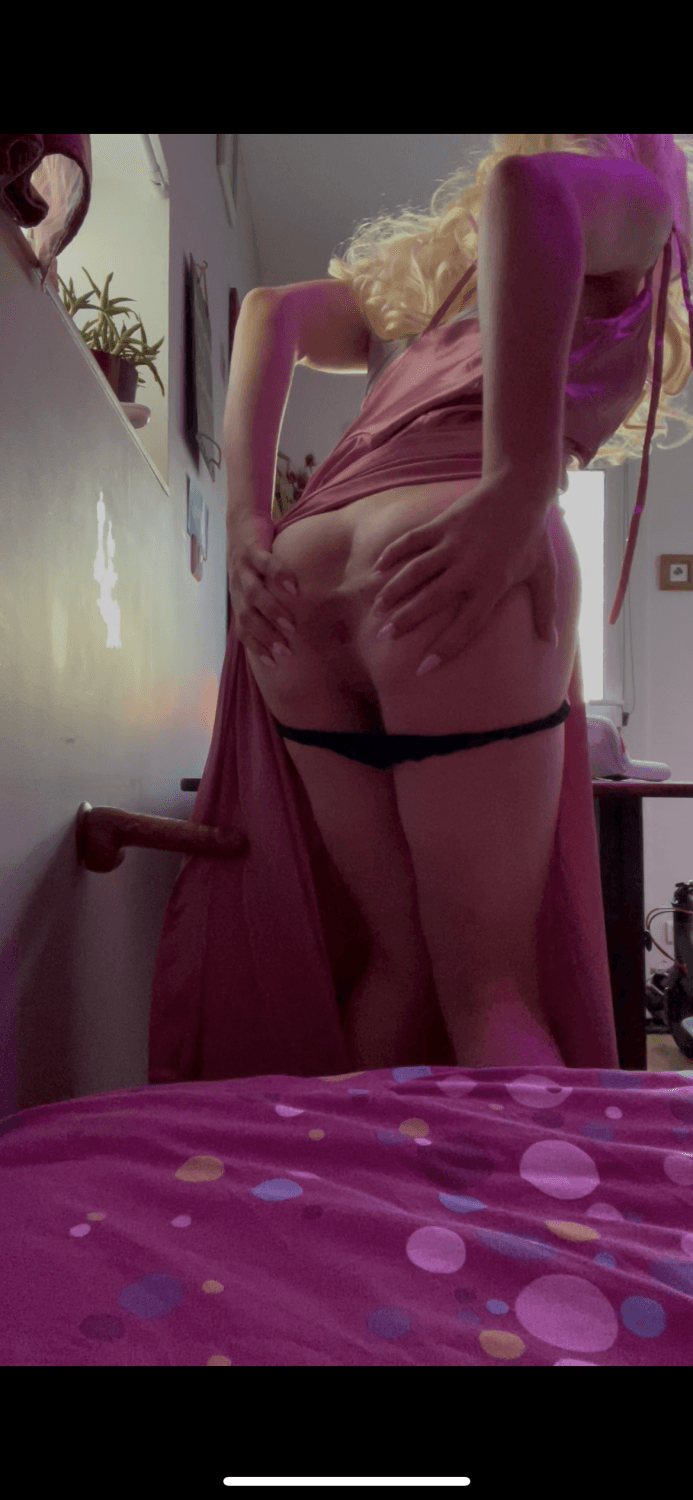 nails done ? and new sissy outfits