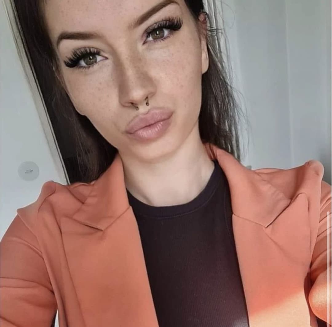 Analslut need help daddys repost for more