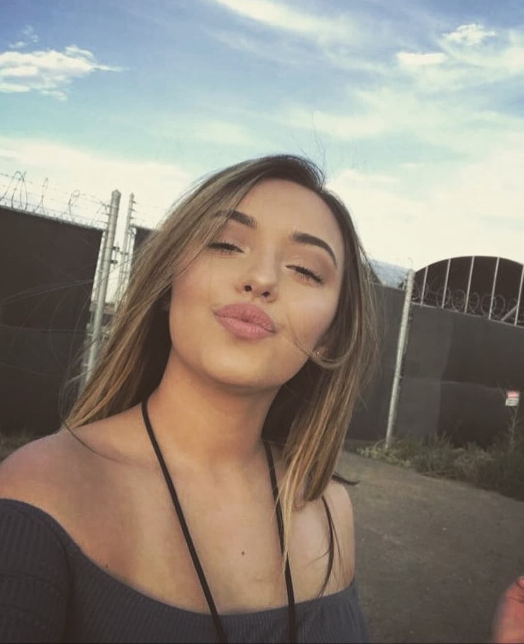 Click to view full size Sexy Single Mother