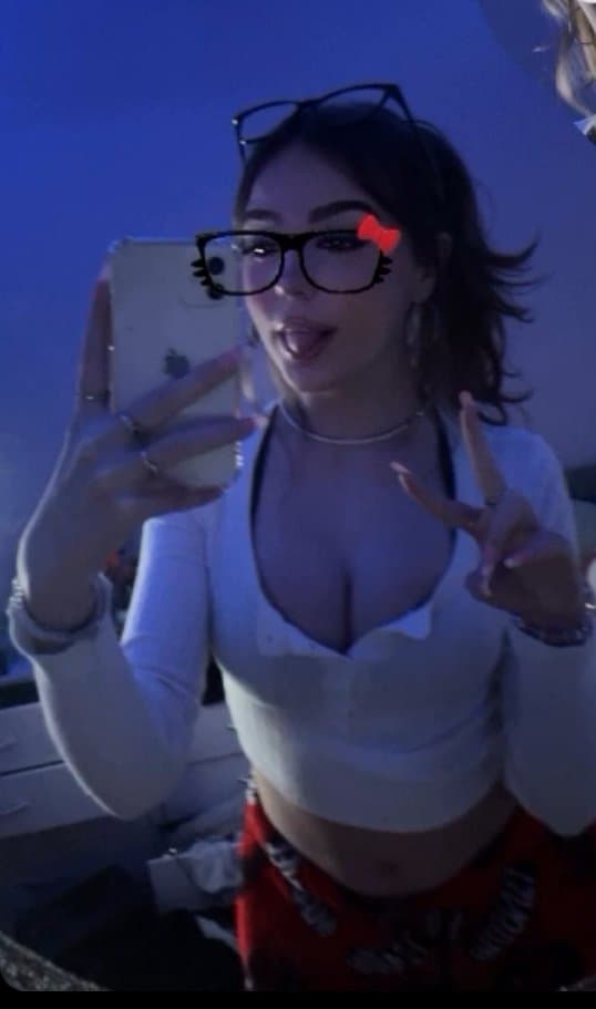 Click to view full size What are you destroying? Ass, pussy, mouth or tits (dm me your answer )