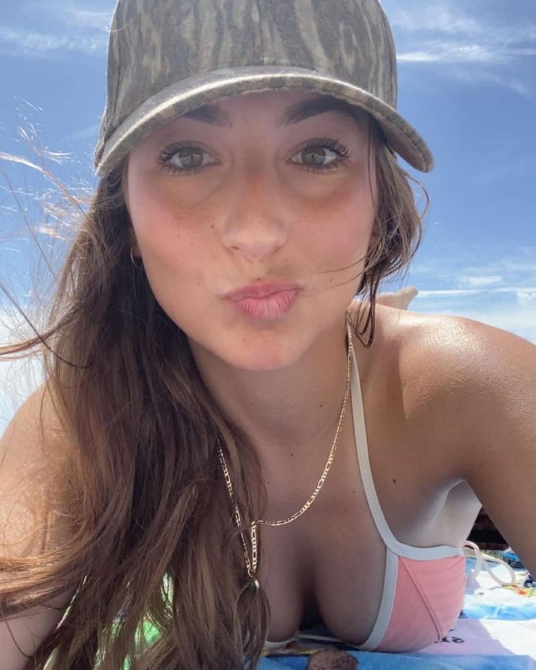 Sexy College Teen Slut Bella Lister (@bella.lister23)