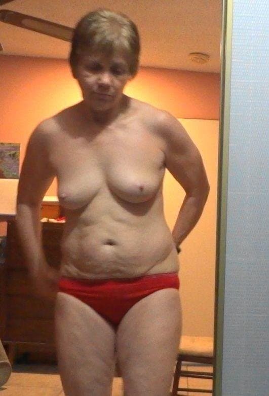 Click to view full size Danielle mature lady posing for you