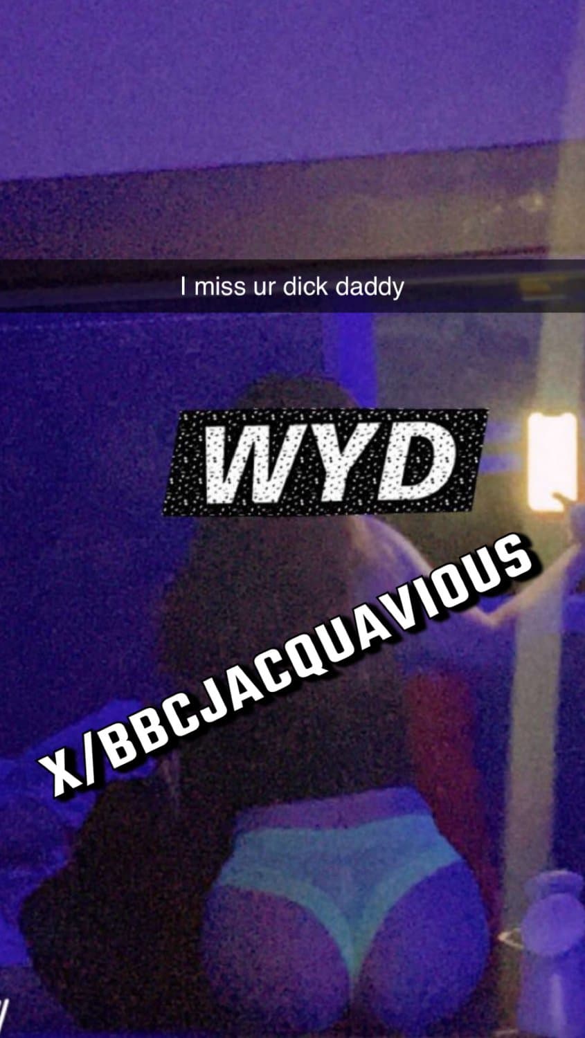 I got this thick white girl to send booty pics while her bf was sleeping