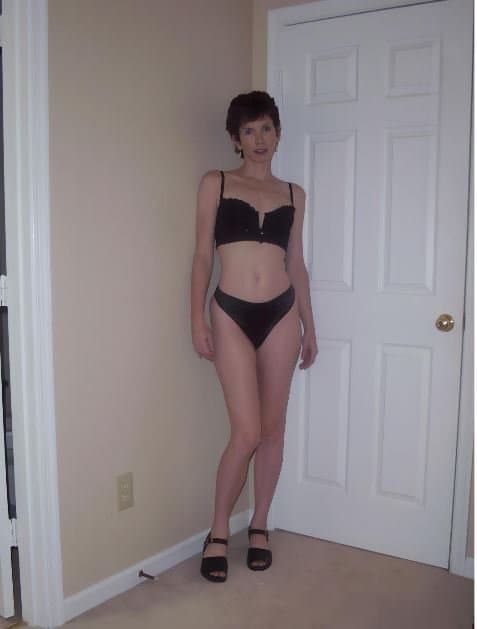 Submissive Soccer Mom Enjoying Gloryhole cum load #8