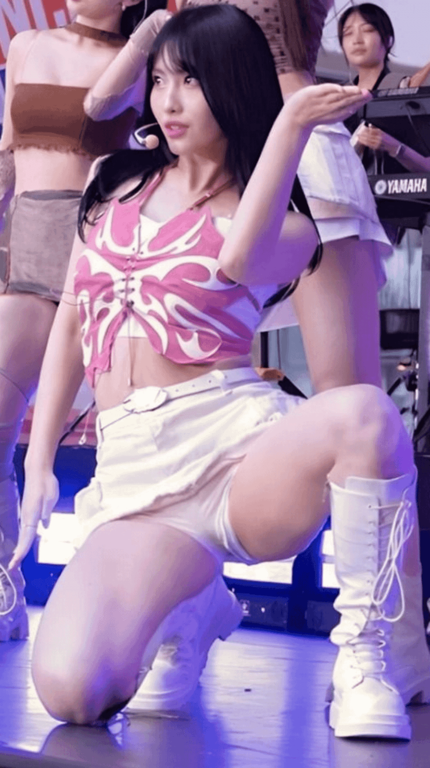 Goddess Milkers and Squirters Momo