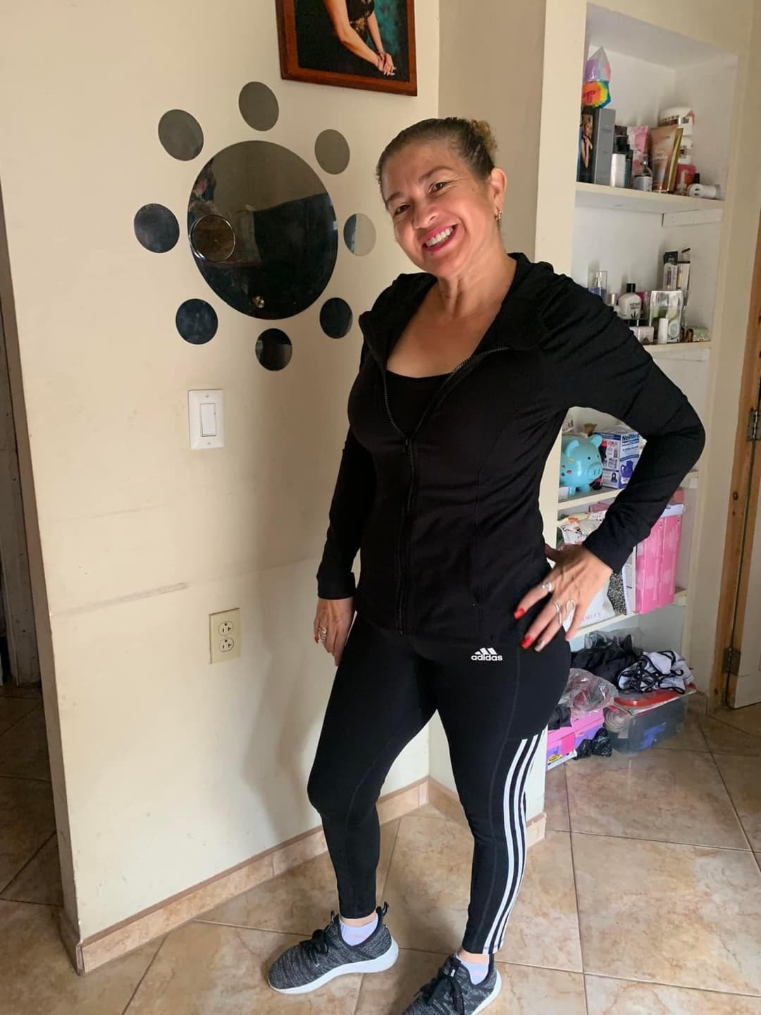 Click to view full size I would still tear this up even tho she a bit old she got big tits and cute toes lowkey