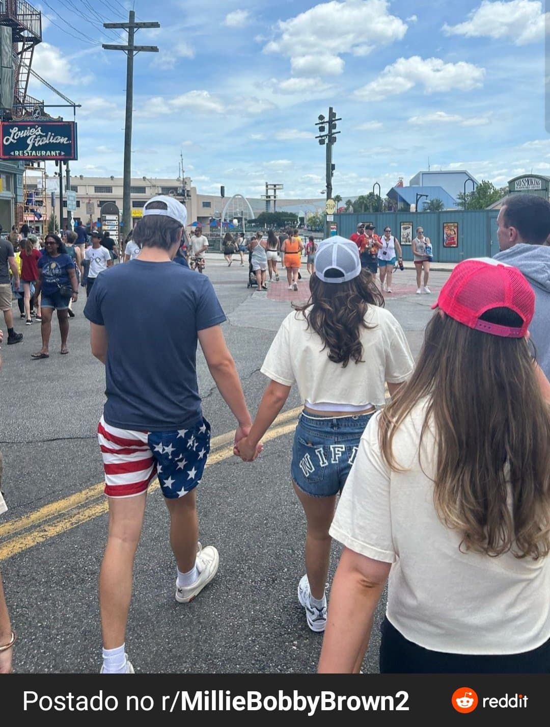 Gozei muito nesse cuzão e bucetinha rachada gostoso da millie Bobby brown