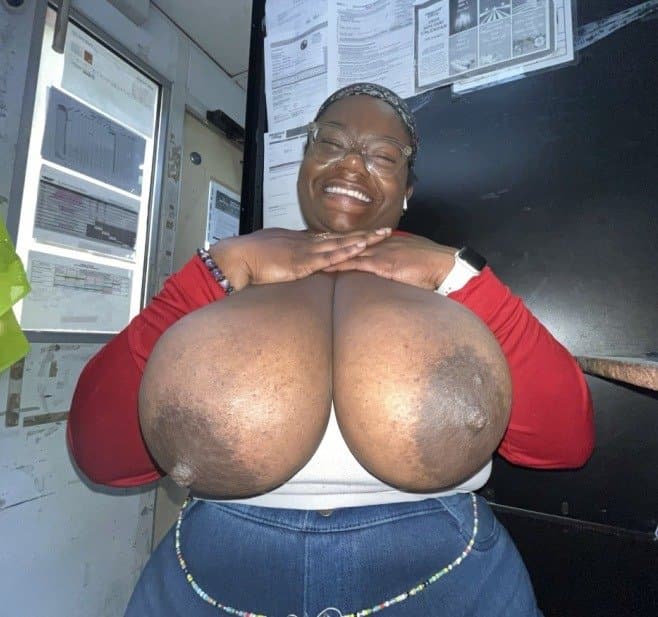 Click to view full size Told the ups worker to send me her titties