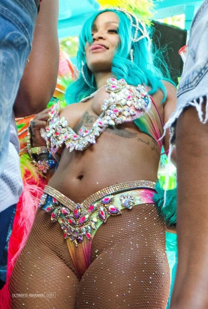 Rihanna Is Such A Beautiful Goddess Slut How Could You Not Resist A Edging Session ??