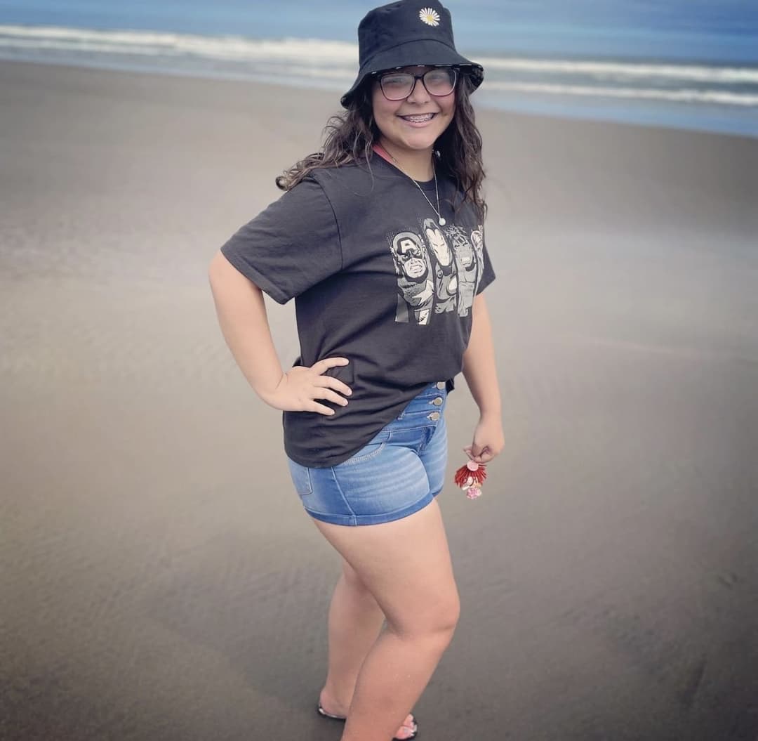 Click to view full size Babyface Latina teen nude