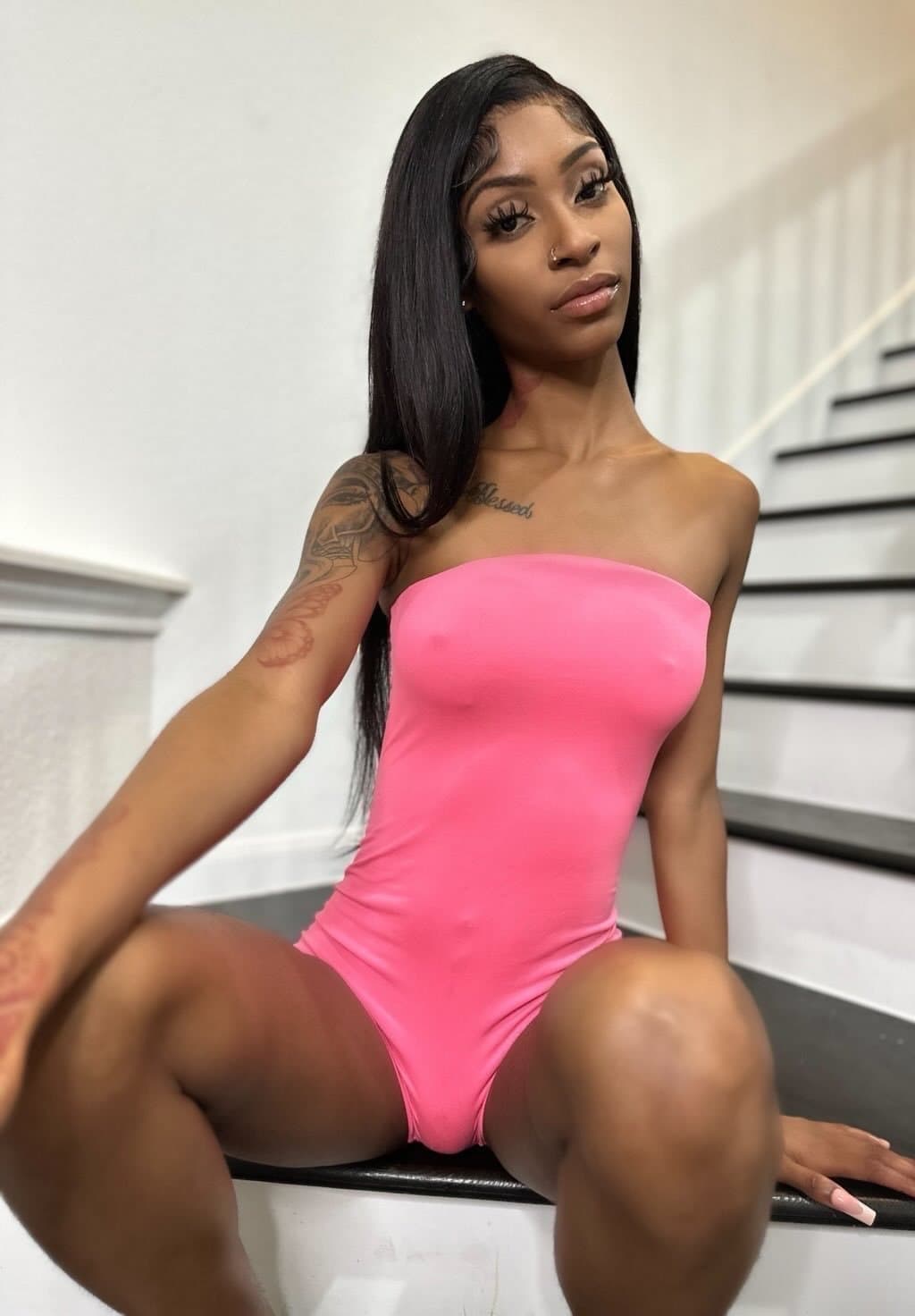 Slim Ebony phat pussy | Fat pussy lips