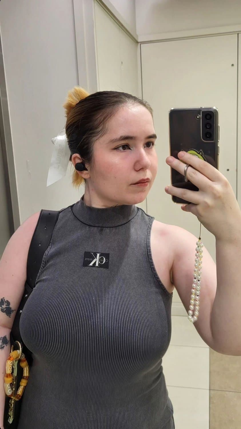 Kik akaoi98 des français à antibes pour la séduire ? Dm