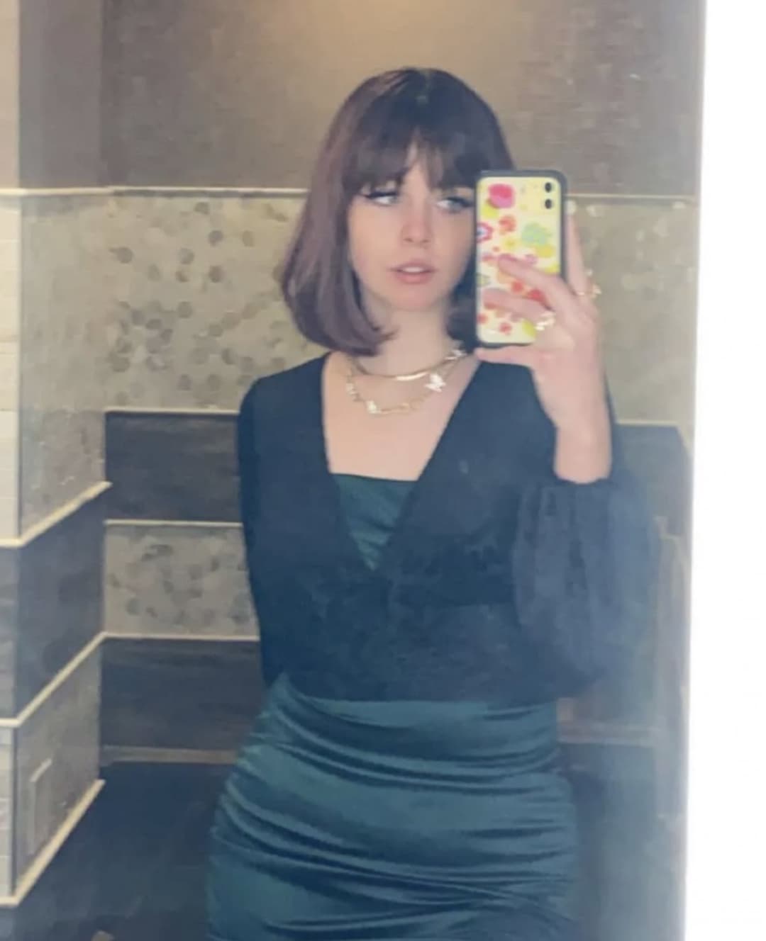 Click to view full size Cute slut Lina loves eating ass and swallowing cum ?