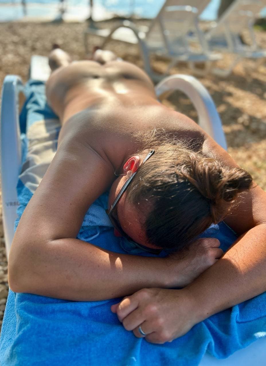 Nudist wife on beach continue to show sexy tits & shaved pussy - outdoor - comment her