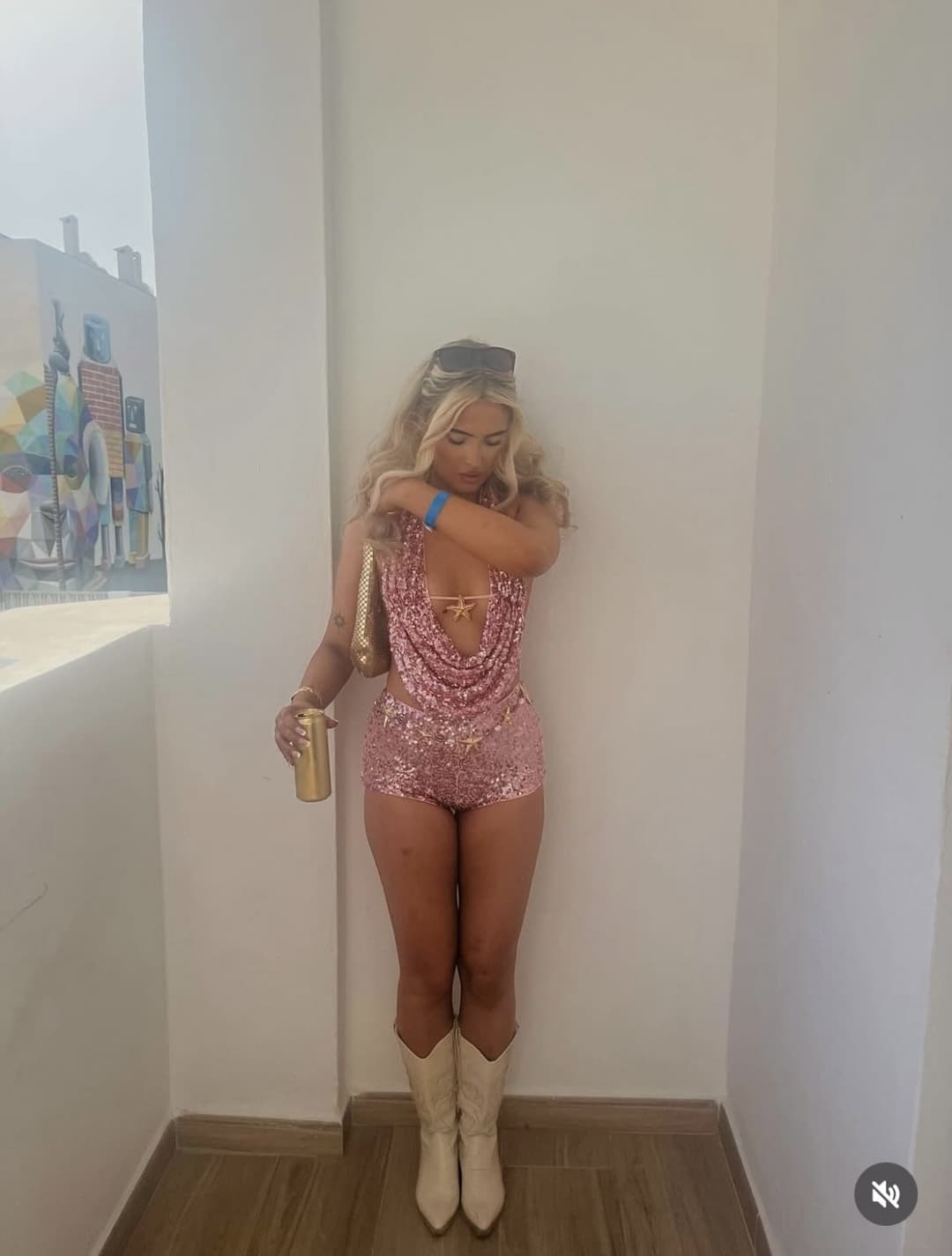 Sexy Ibiza slut looking to get railed