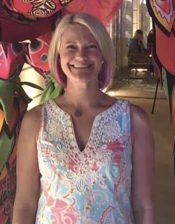 A Miss Texas winner & a few mid housewives get wet, wild & naked at spring break