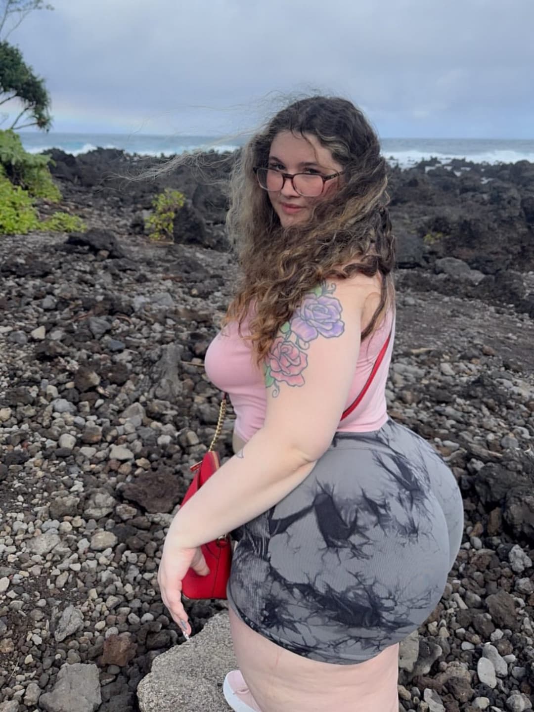 Click to view full size Phat ass white goon meat Bbw