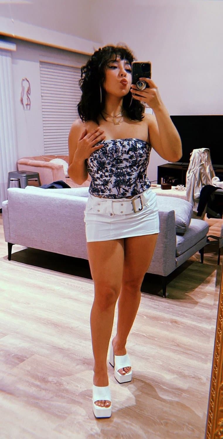 Cute latina gym girl