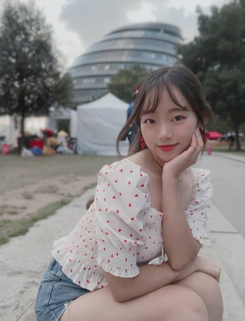 Cute korean Yonsei student 과에 남친이 과에 사진 뿌려서 자퇴한 년 ㅠ