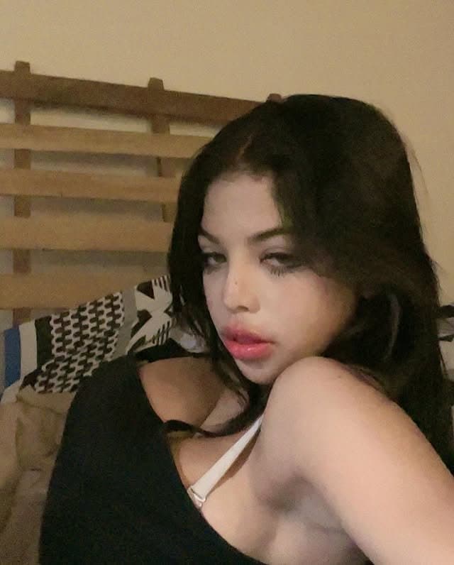 Zorrita morena preciosa con tremendas tetas gigantes, tetas lecheras y culito rico (part1)