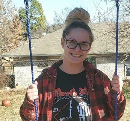 Tara & Alicia strip out of their bikinis & make out for G G W