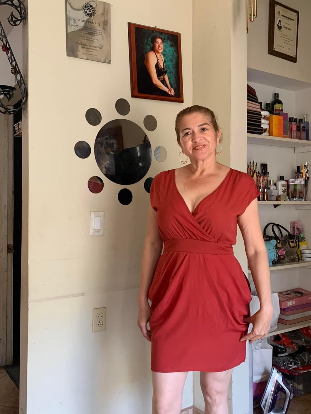 Click to view full size I would still tear this up even tho she a bit old she got big tits and cute toes lowkey