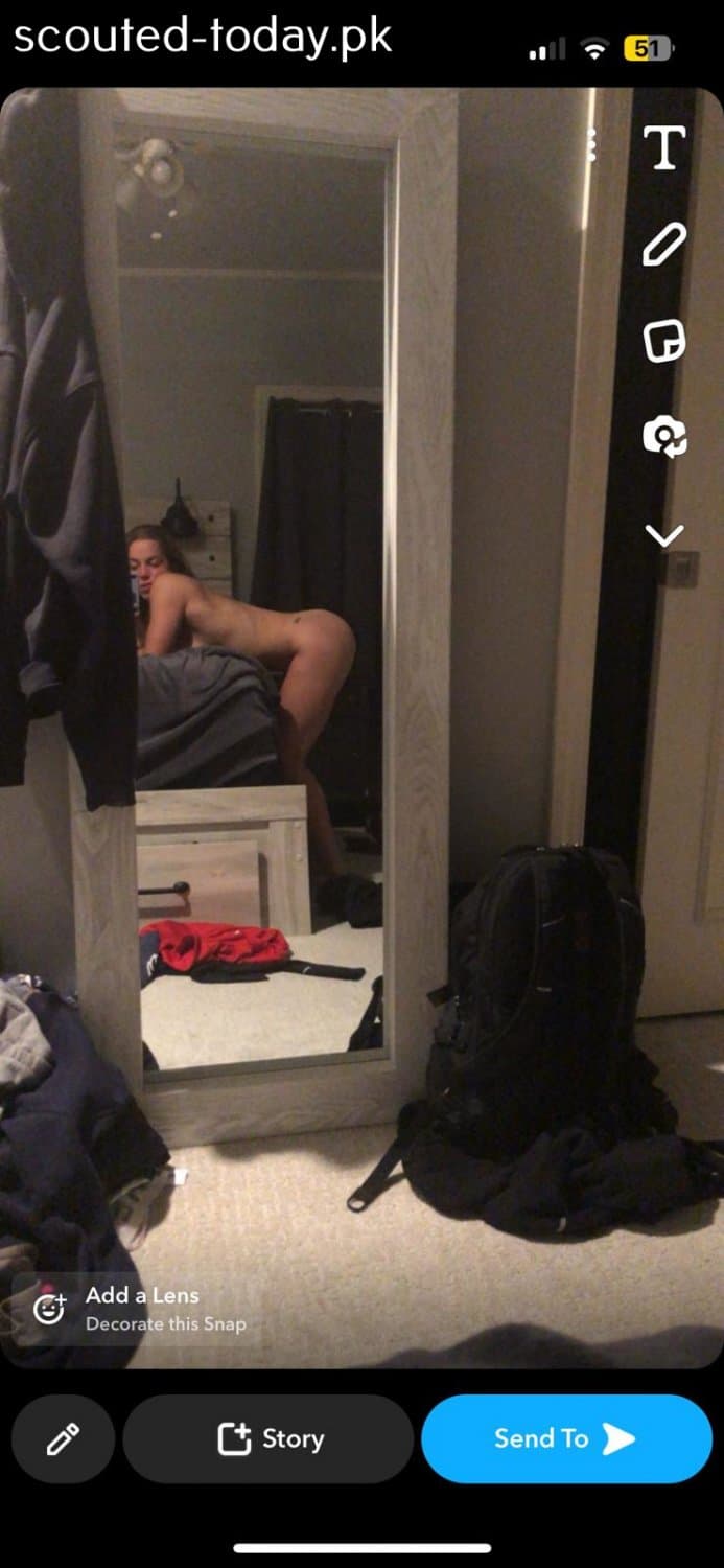 Click to view full size sexy fitness girl makes videos for her sugar daddy