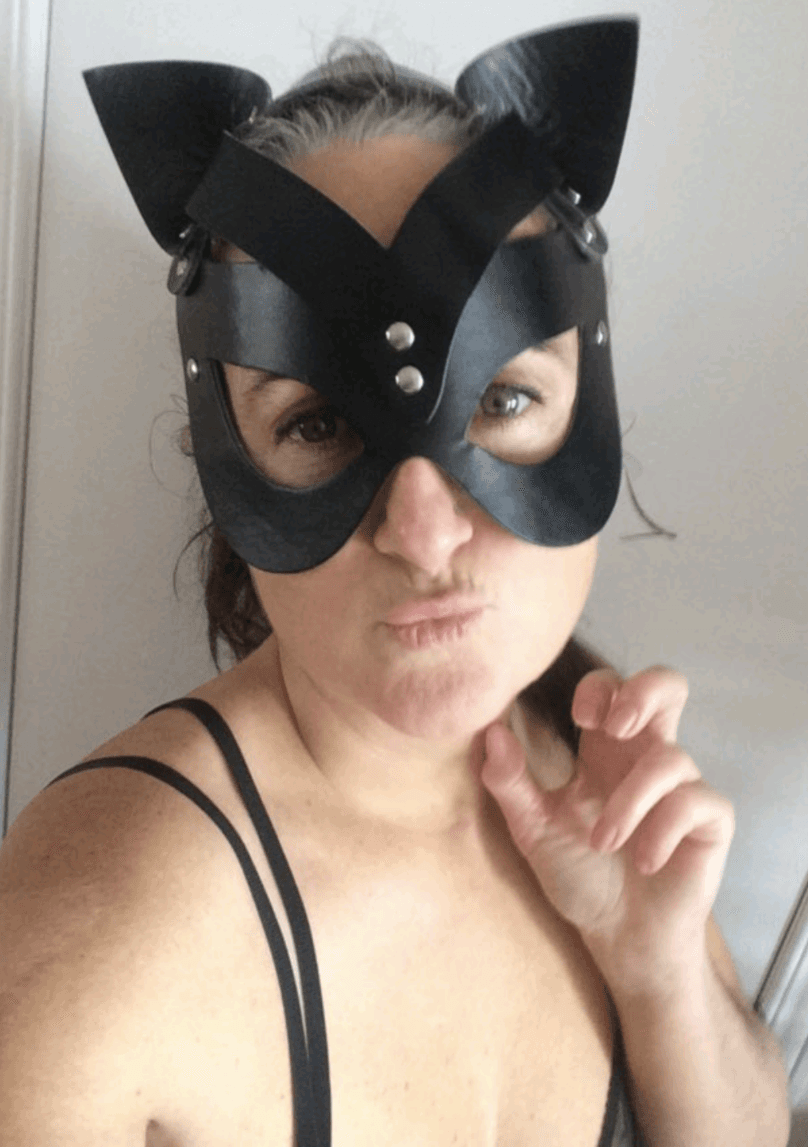 Click to view full size Catwoman is the neighborhood slut!