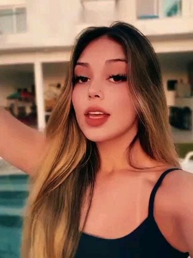 Duas gatas a fofas , duas maravilhosas novinhas...Melody e Kamylinha belezinhas gostoas!!!