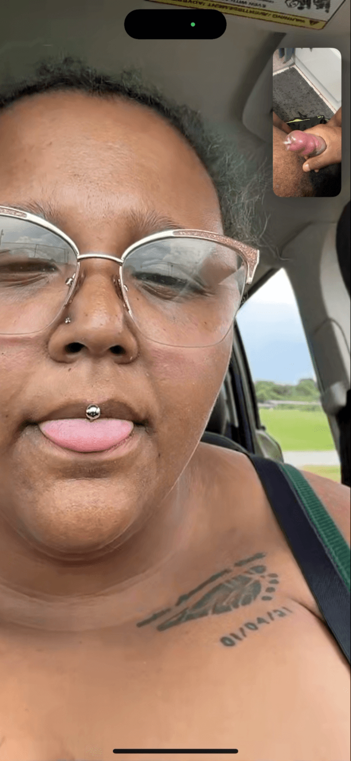 Single mom helps me nut (re uploaded)