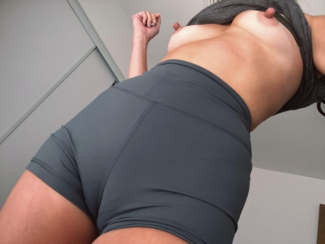 Pregnant French milf down blouse her super long big nipples ???