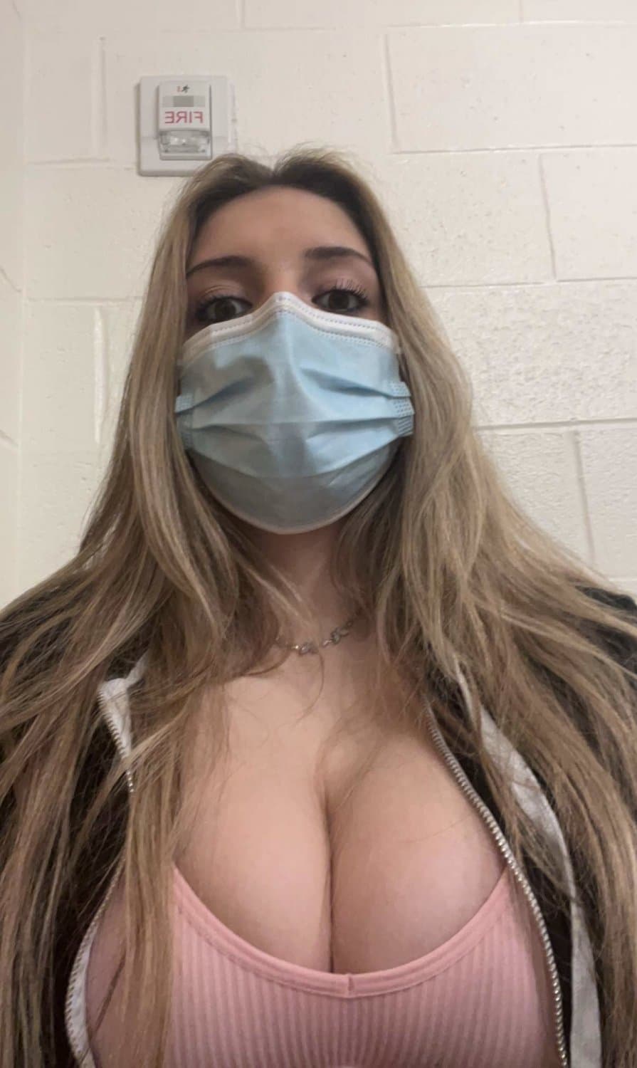 Webslut Alana has big tits