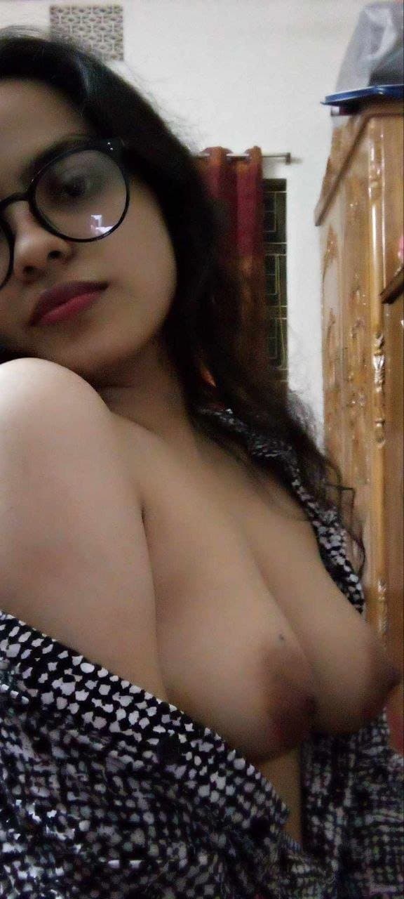 sexy Indian figure Hijab cute and sexy face giving blowjob and getting fucked leaked pics