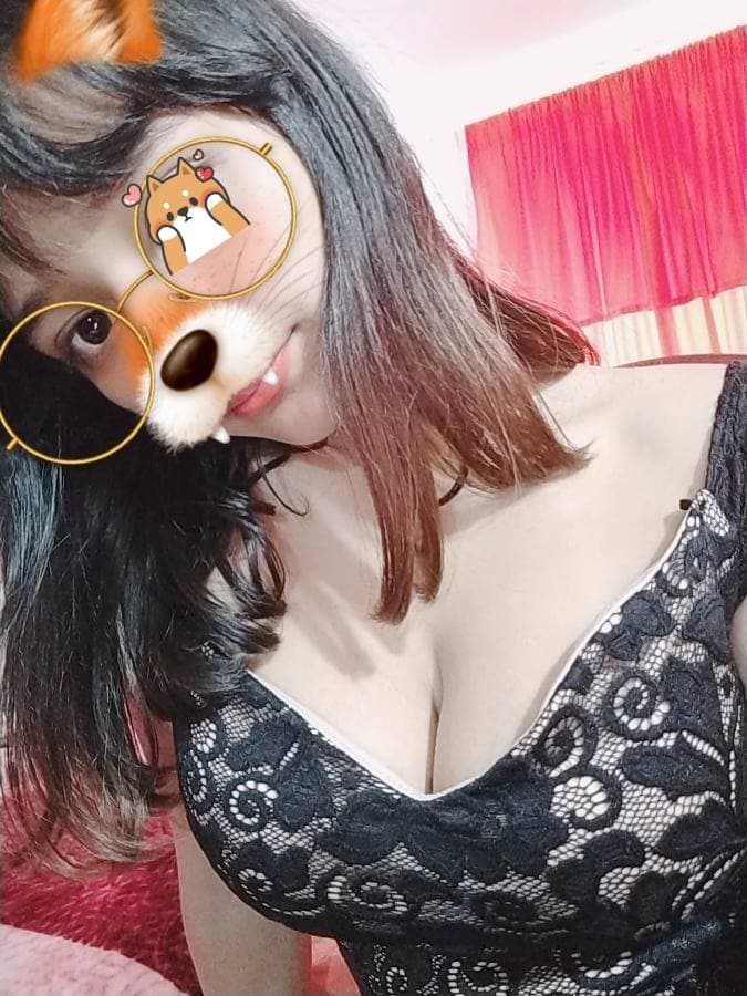 Blanquita hermosa con tetas jugozas???