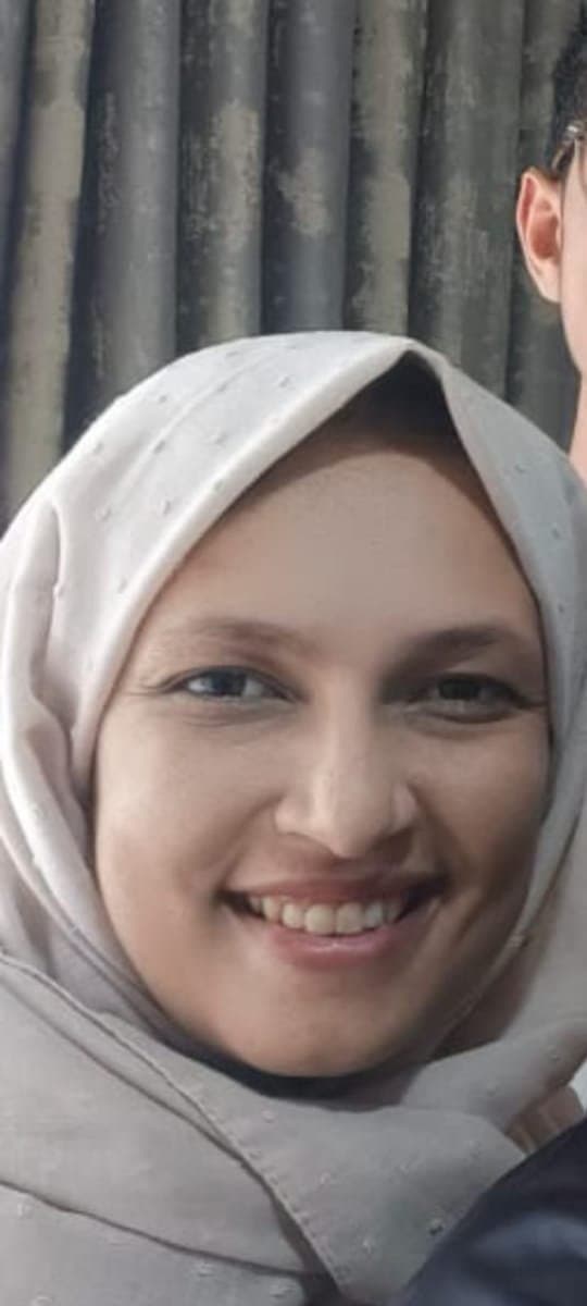 My Sexy Aunty. DM to talk about her. Comment on her