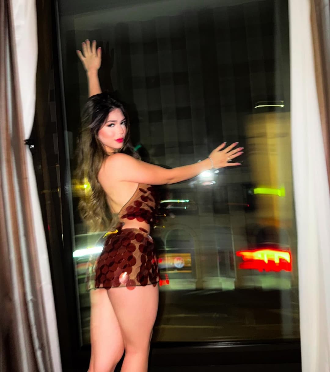 MC Melody ou Bella Angel, qual das duas irmãs gostosinhas que vocês preferem?