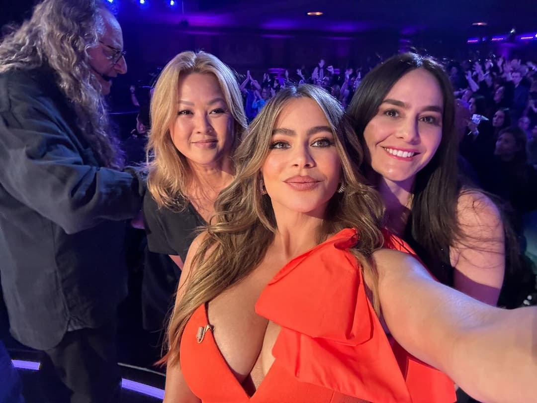 Sofia has a slutty lil fat dump truck and is a total size queen! Goon for this dumb little goonet