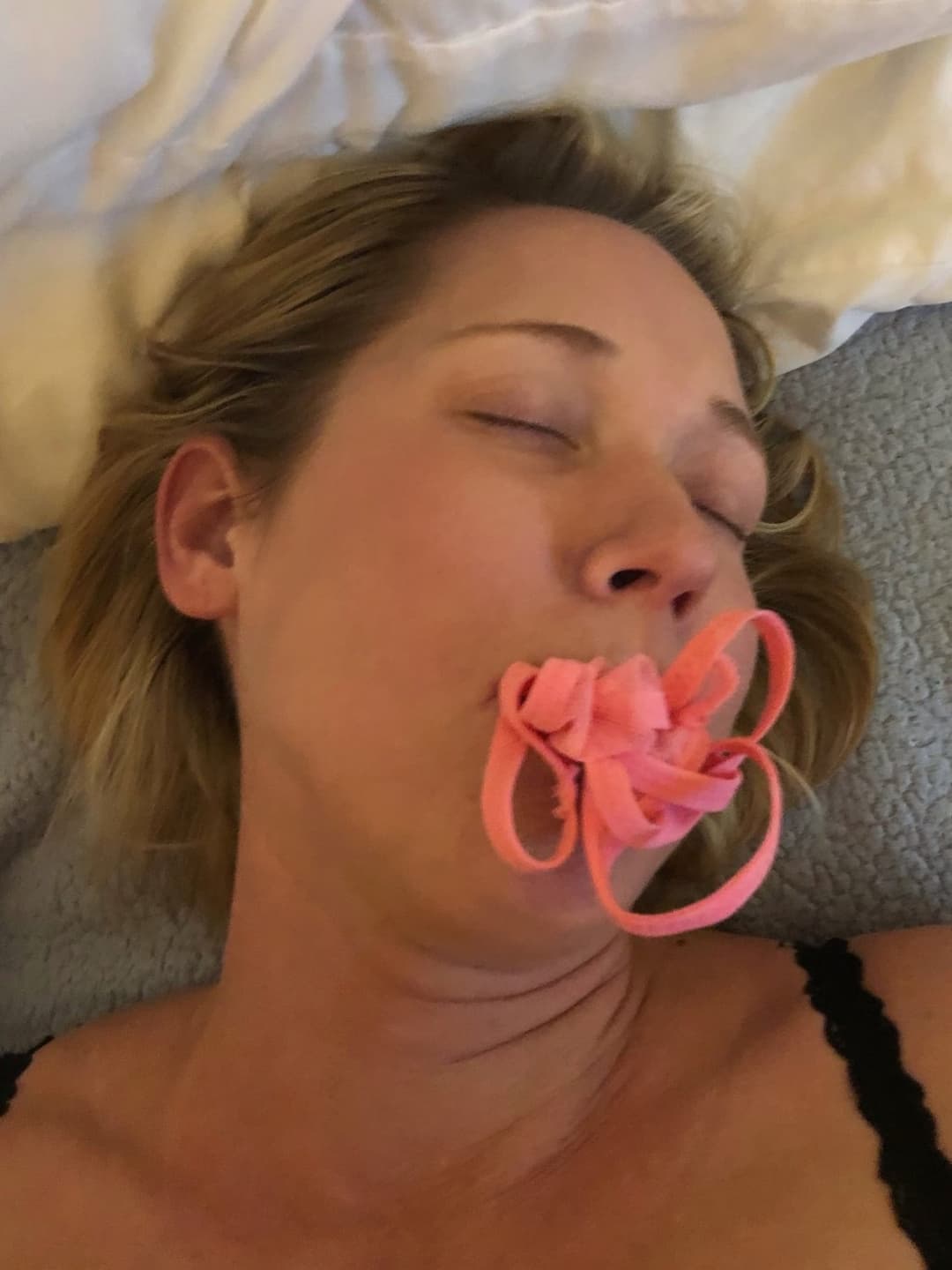 Blonde Slut Milf Plays