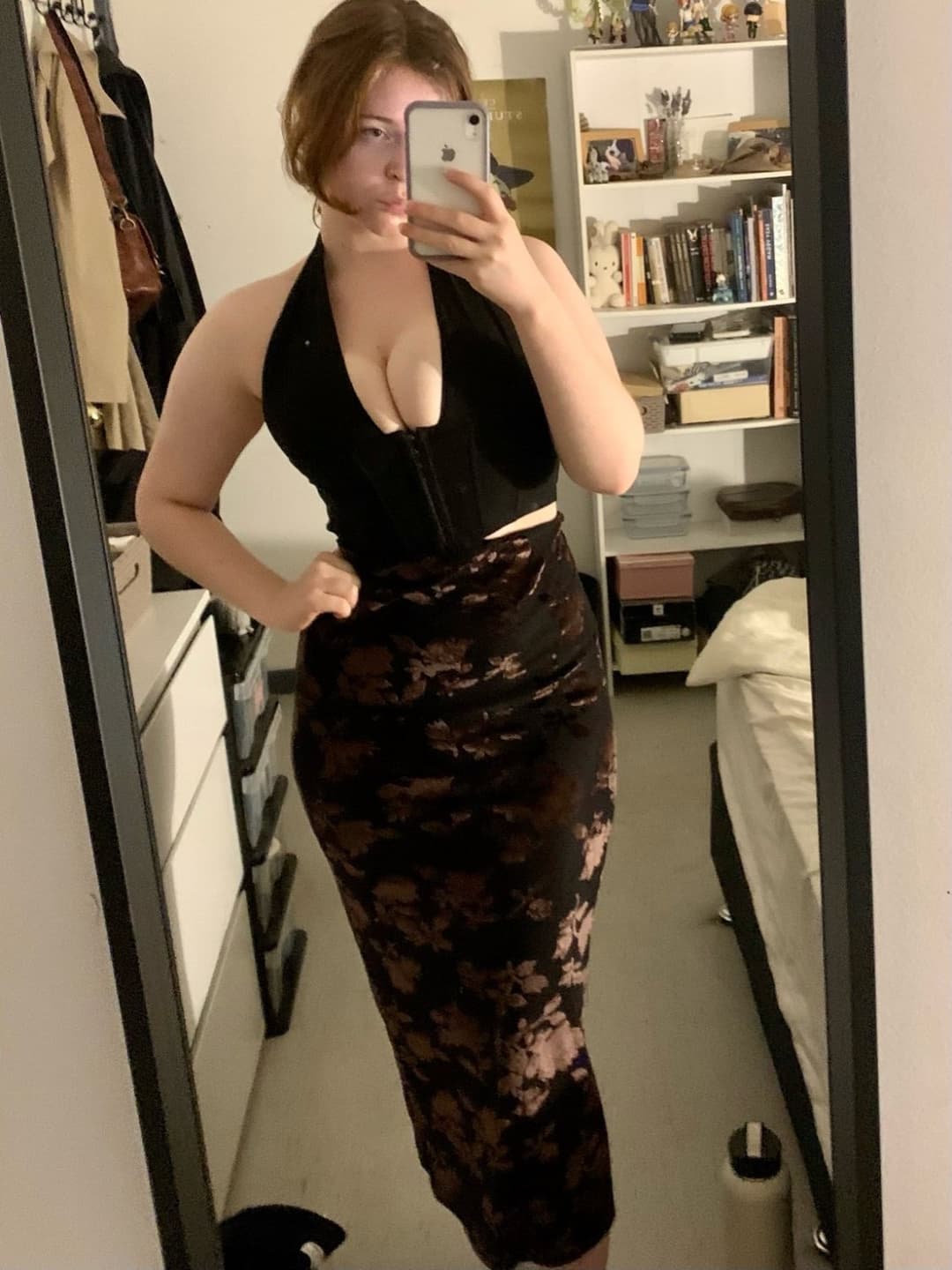 Sexy fuck buddy whore poses nude in mirror, tell her what you think of her