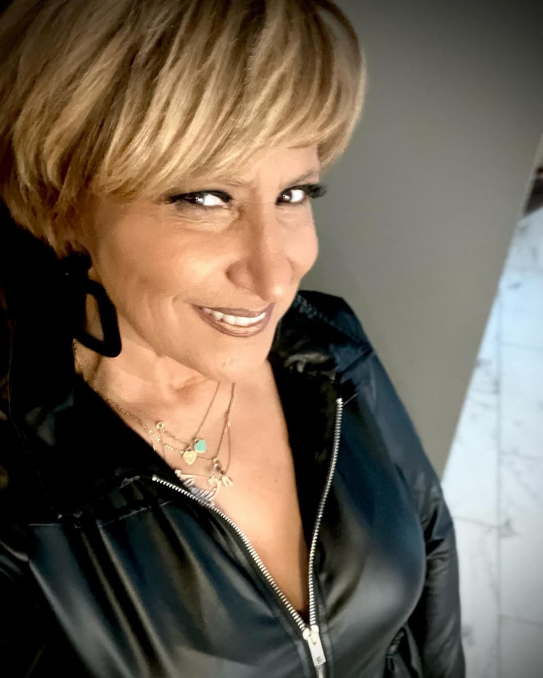 Thick Gilf flight attendant 2