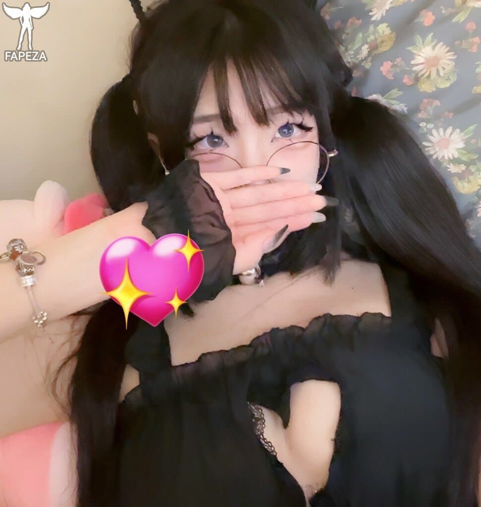 Asian Twitch streamer 4